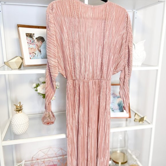 ASOS MATERNITY Batwing V-Neck Plisse Midi Dress - Picture 5 of 6